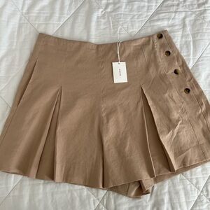 Vince pleated shorts khaki high waisted pockets casual button Size 12 NEW